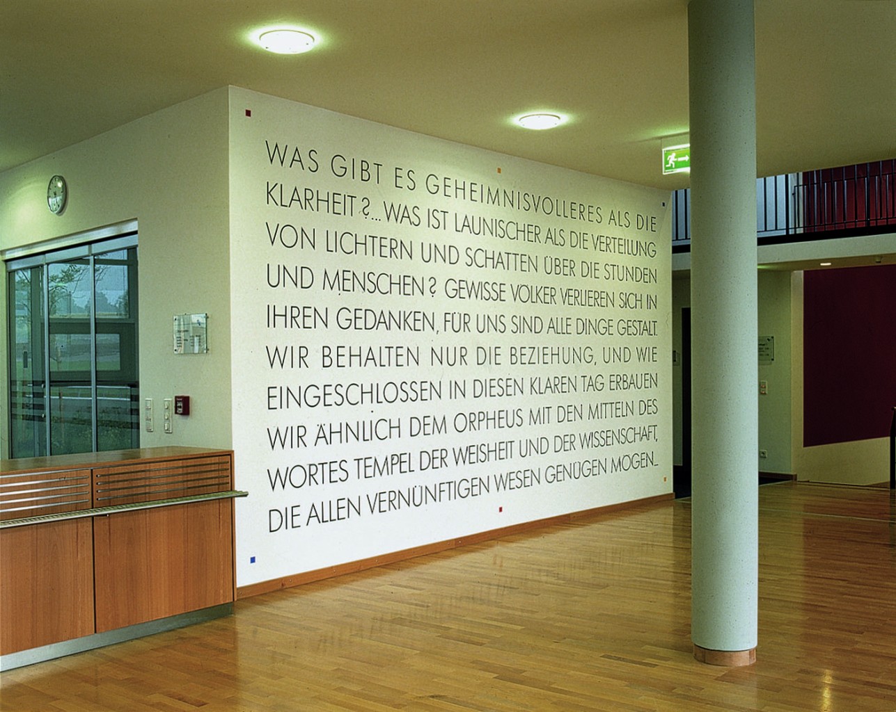 Bildungszentrum der TK in Hayn Foyer mit Gerhard Merz Arbeit über Paul Valéry